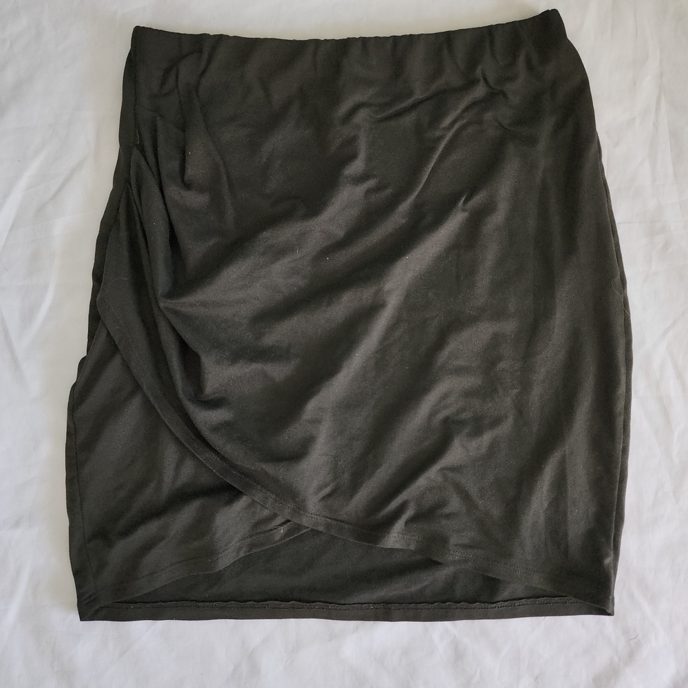 Windsor Olive Green Wrap-Front Women's Skirt (sz medium)